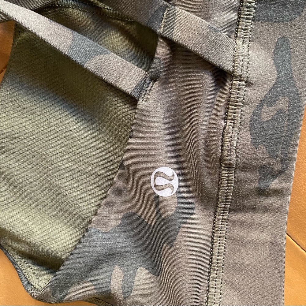 Lululemon Energy Sports Bra Savasana Camo Fatigue Green Luxtreme Camouflage - Picture 3 of 6